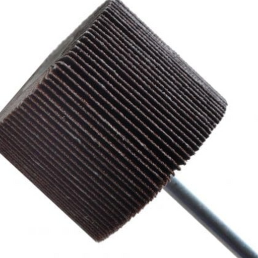 915